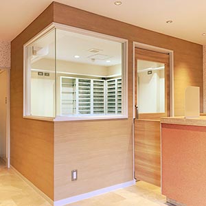 東淀川／処方箋薬局の内装